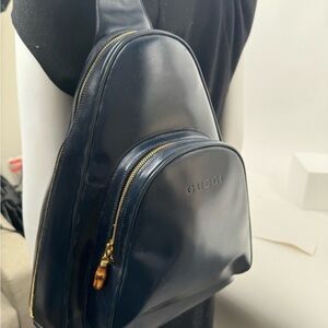 Gucci🖤 Vintage Ophidia patent leather sling backpack